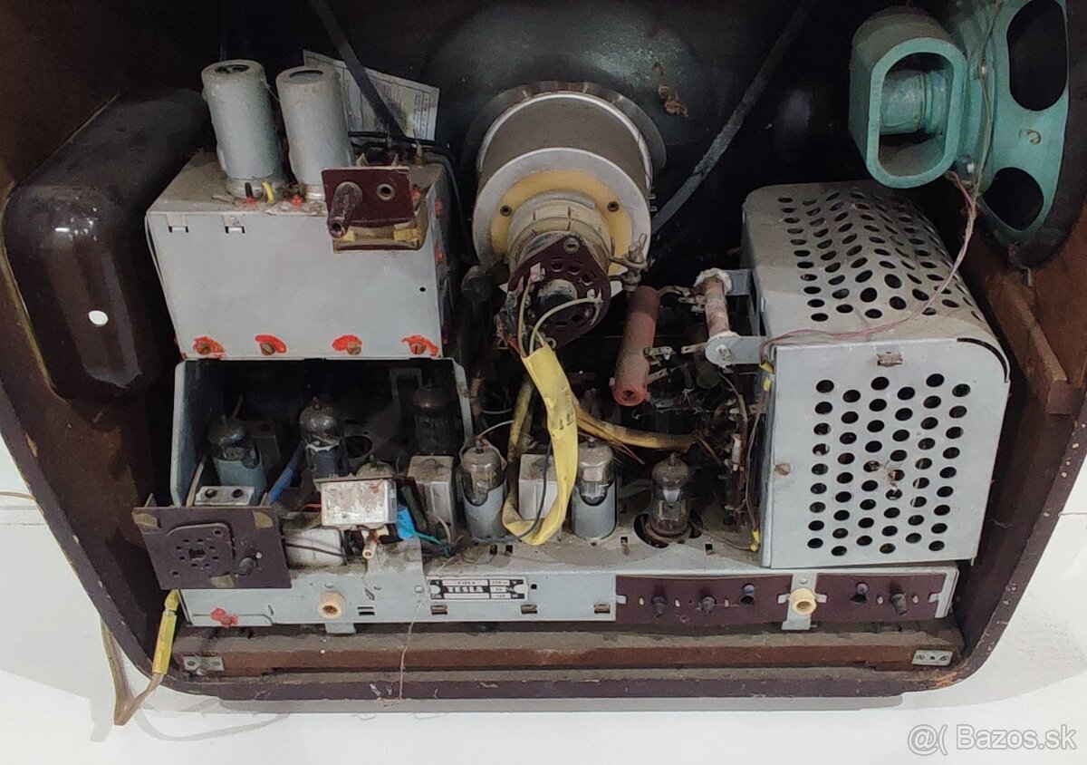 Retro televízor Tesla - 2