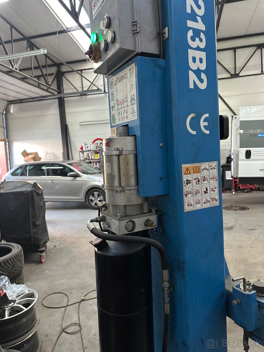 Dvojstĺpový zdvihák RP-6213B2 Noznicovy zdvihakRP-8500 - 2