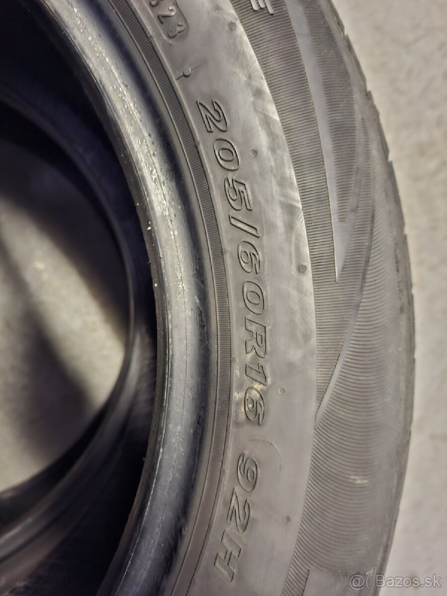 Nexen 205/60R16 92H - 2