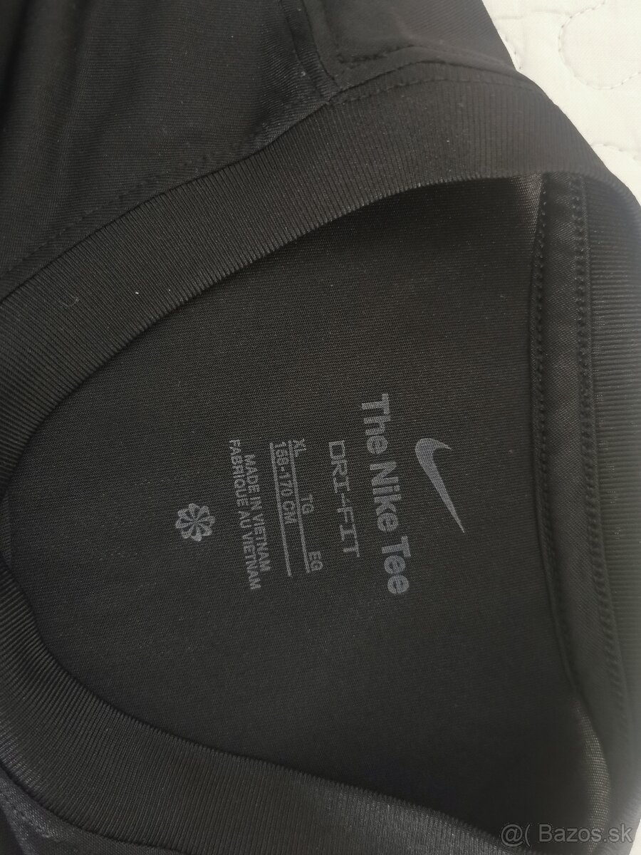 Krásne originál Nike tričko čierne - 2