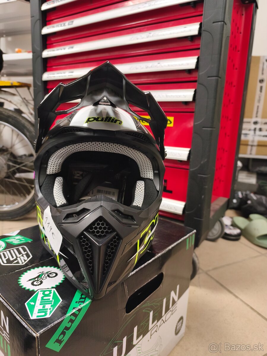 PULL IN M DETSKÁ PRILBA - 2