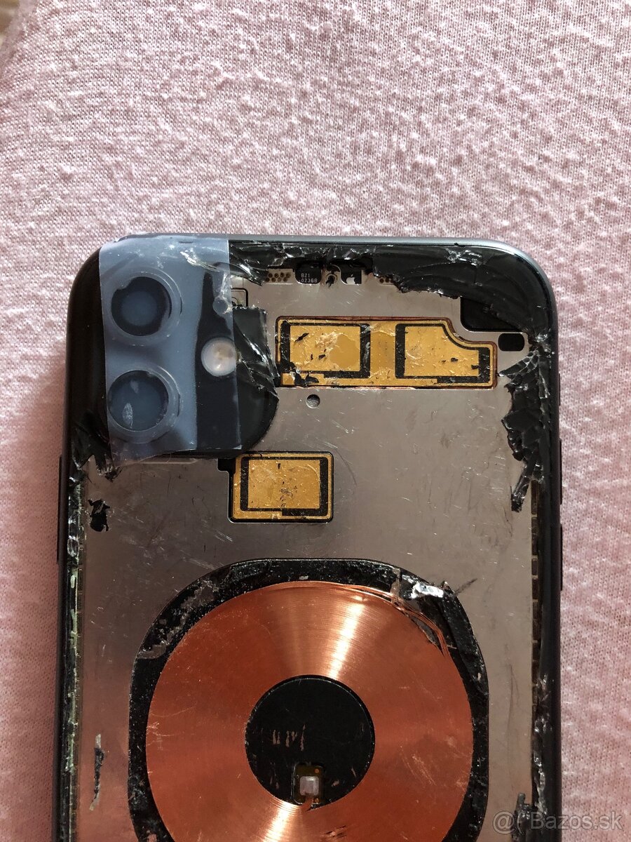 Predám iPhone 11 64GB - 2