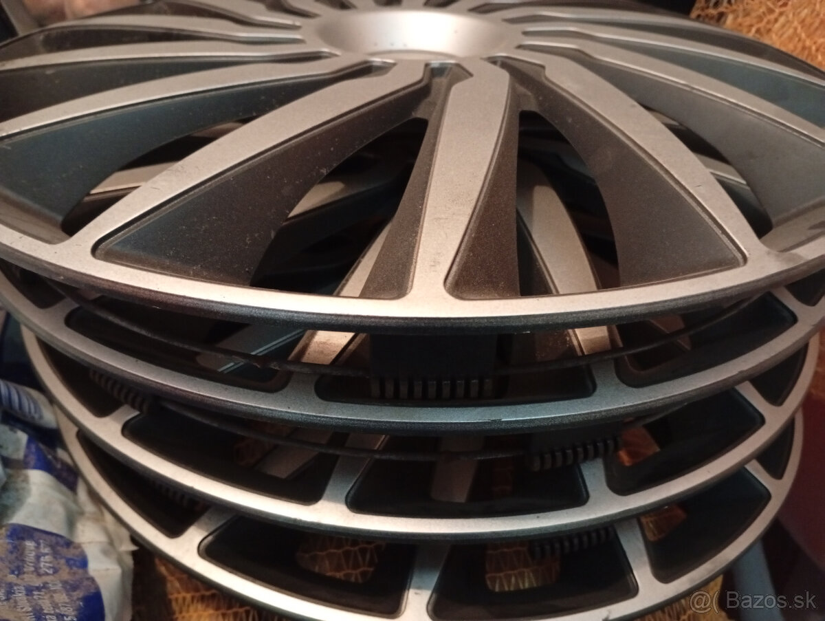 Puklice Michelin R16 - 2