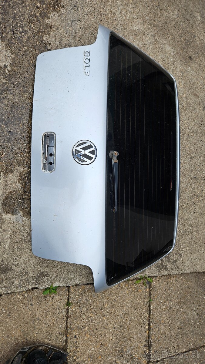 Zadna kapota vw golf IV - 2