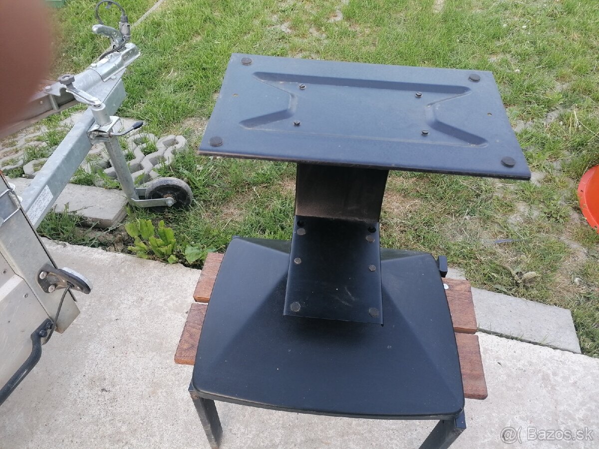 Stolíky a terasové sedenie - 2