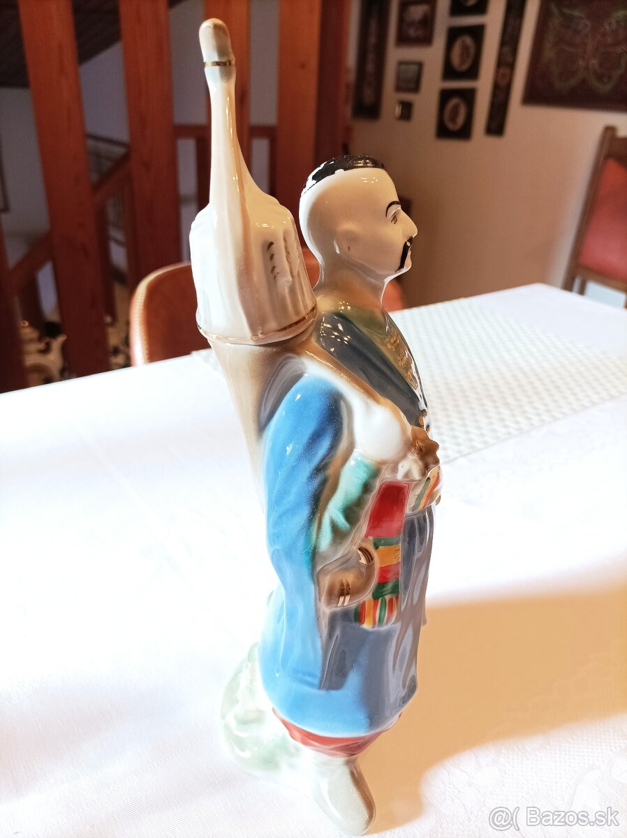 Predám porcelánovú fľašu Kozáka - 2