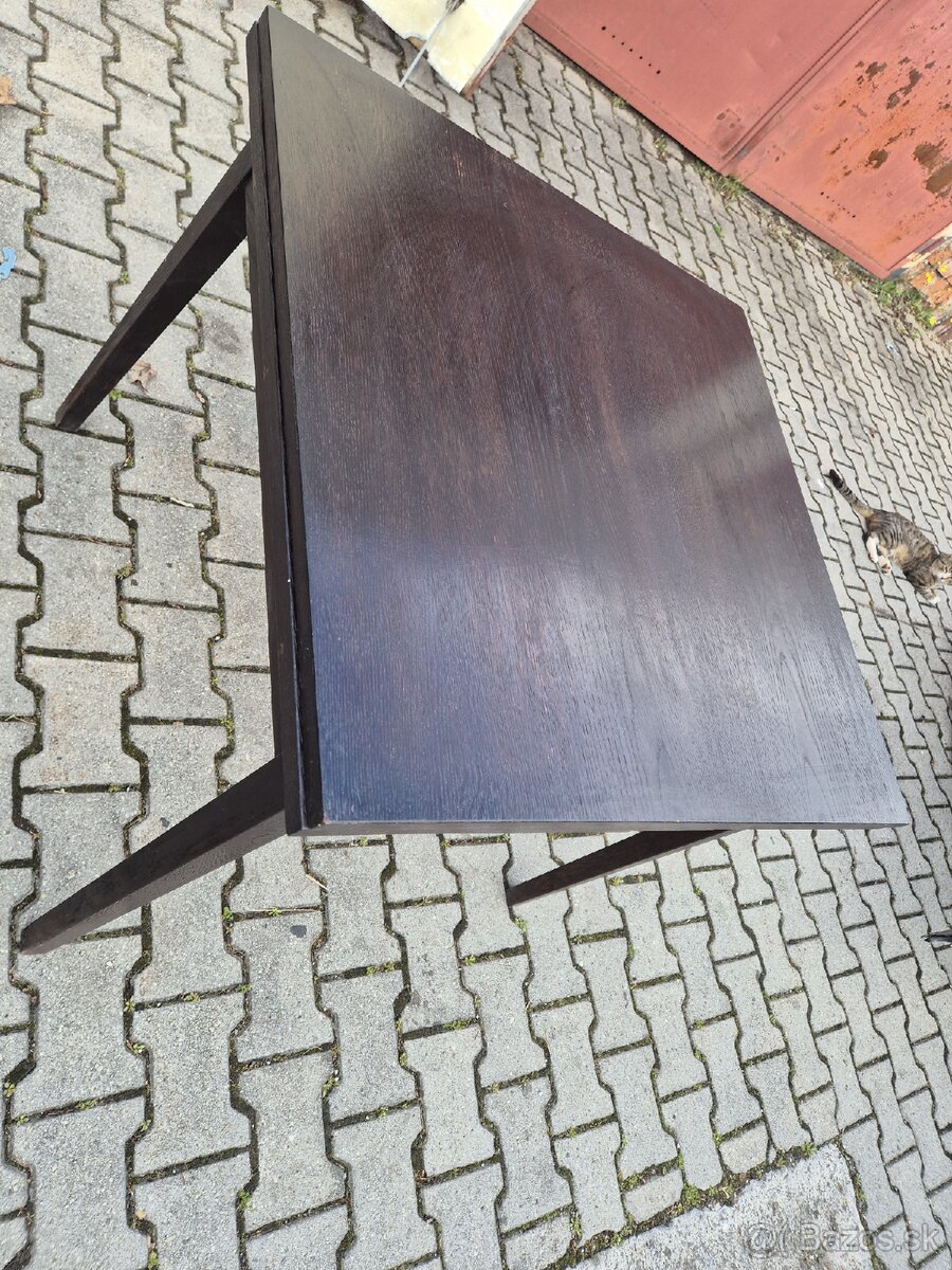 Predám stôl Masív 1954r.v na stitku - 2