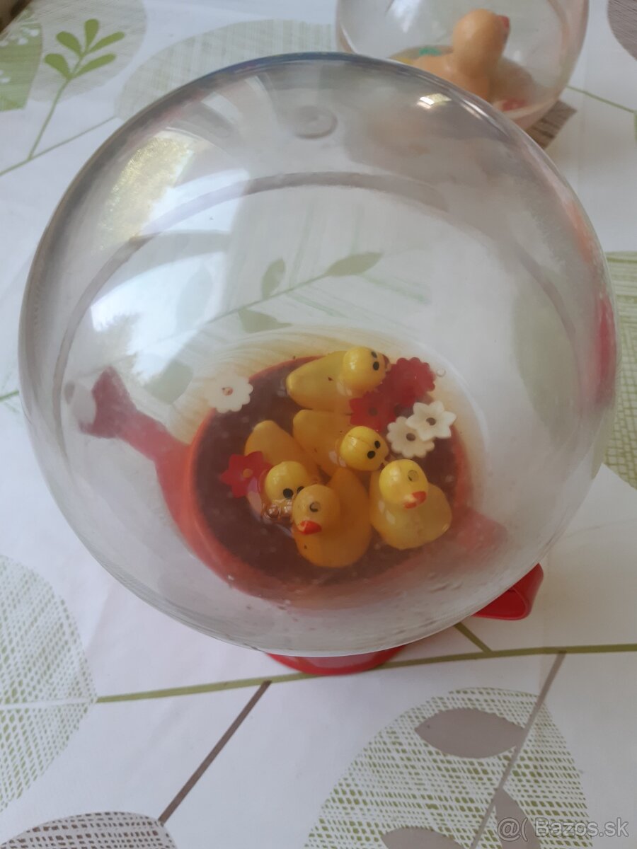 Retro kačička v guli - 2