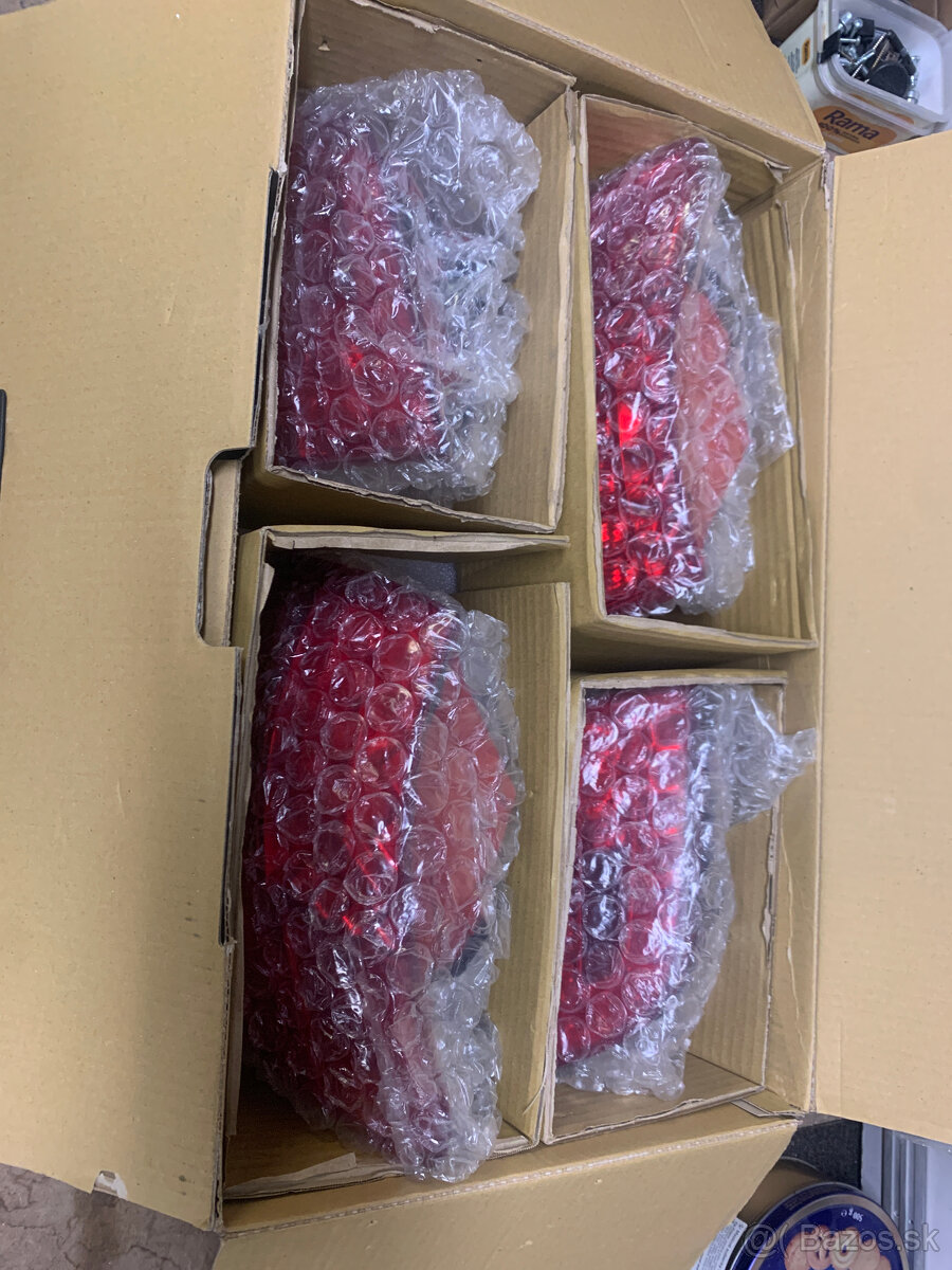 zadné svetlá audi a6 c6 combi - 2