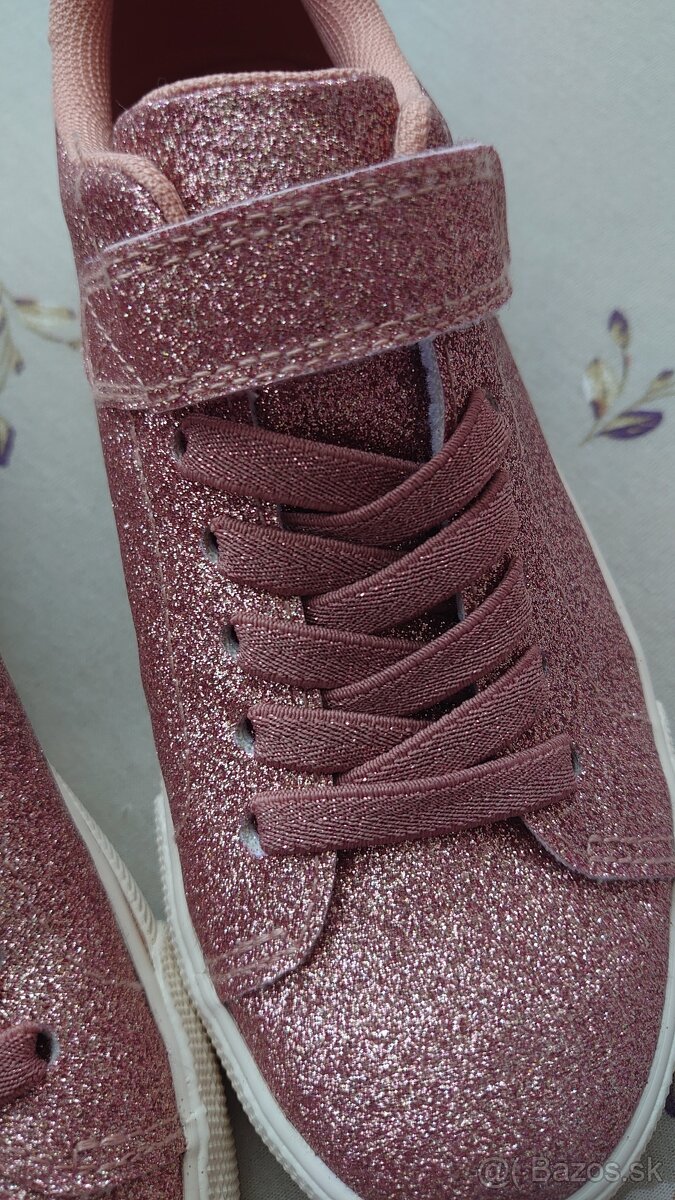 Nové s visačkou nádherné trblietavé tenisky HM - 2