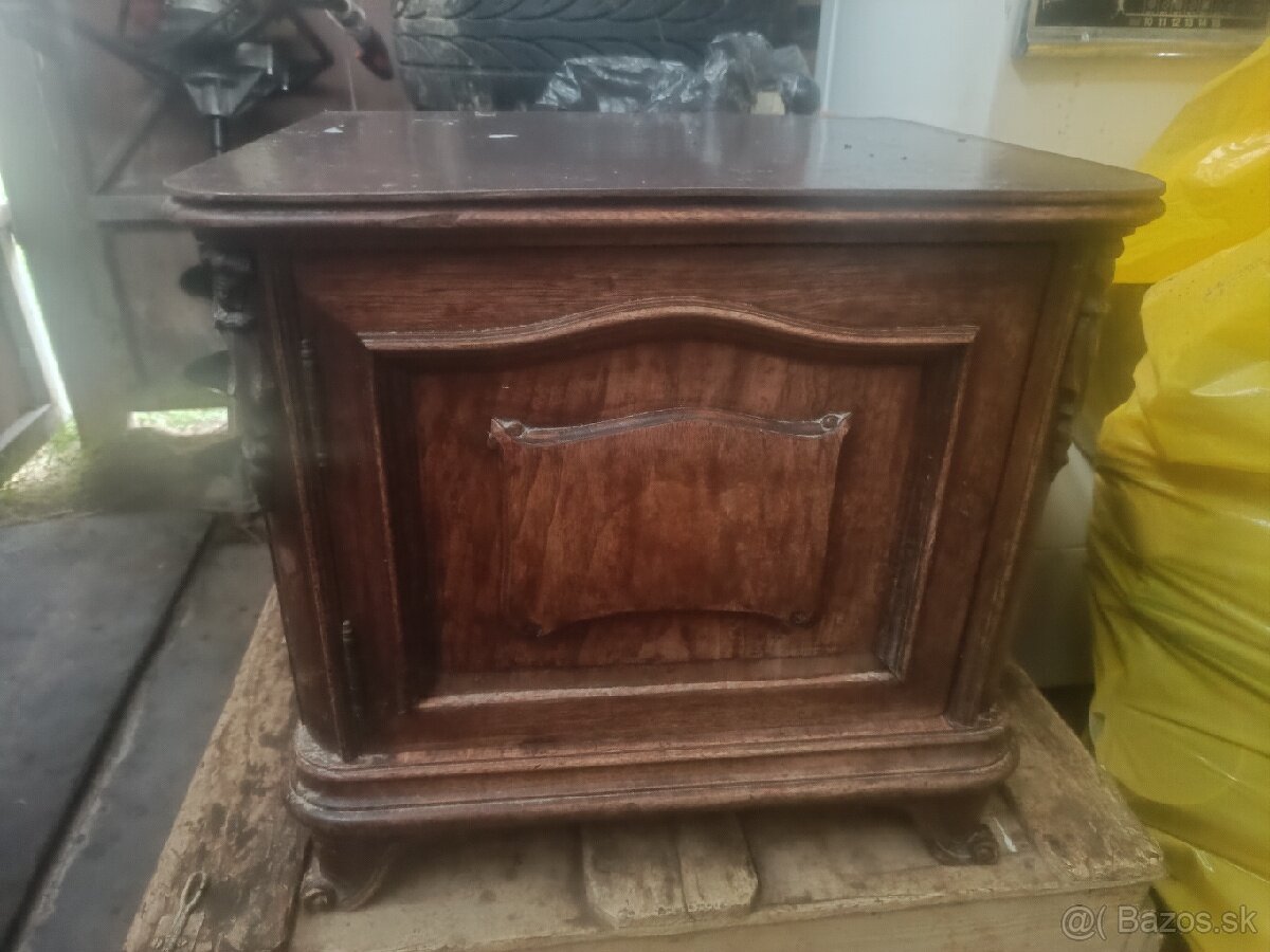 Historická skrinka - 2