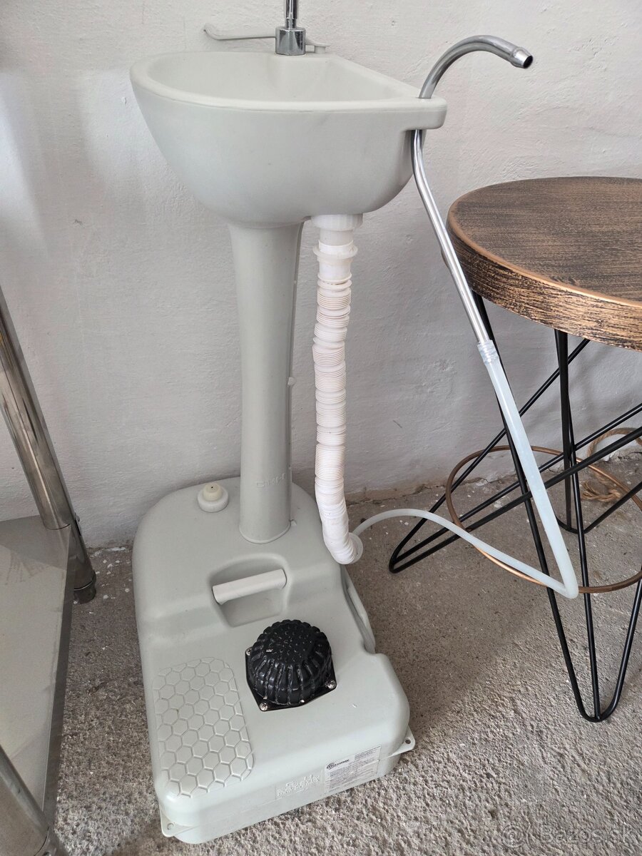 Predám kempingove umývadlo-super vec - 2