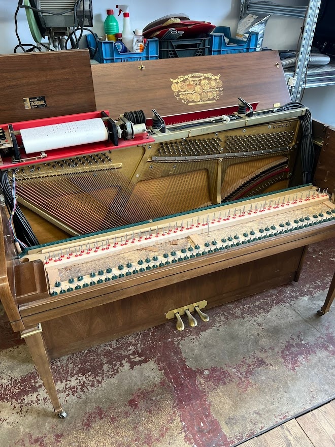 Predám samohrajúci klavír - 2