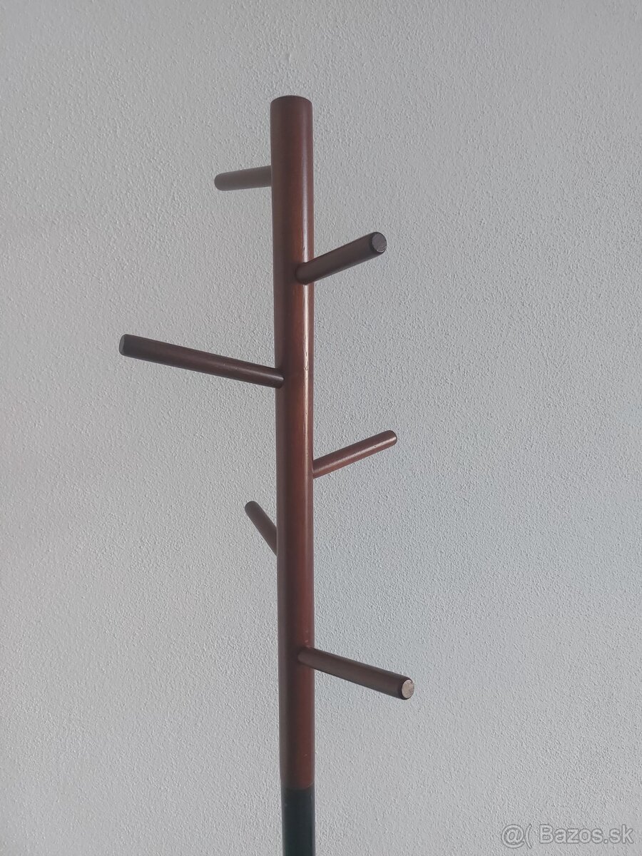 Stojanový vešiak - 2