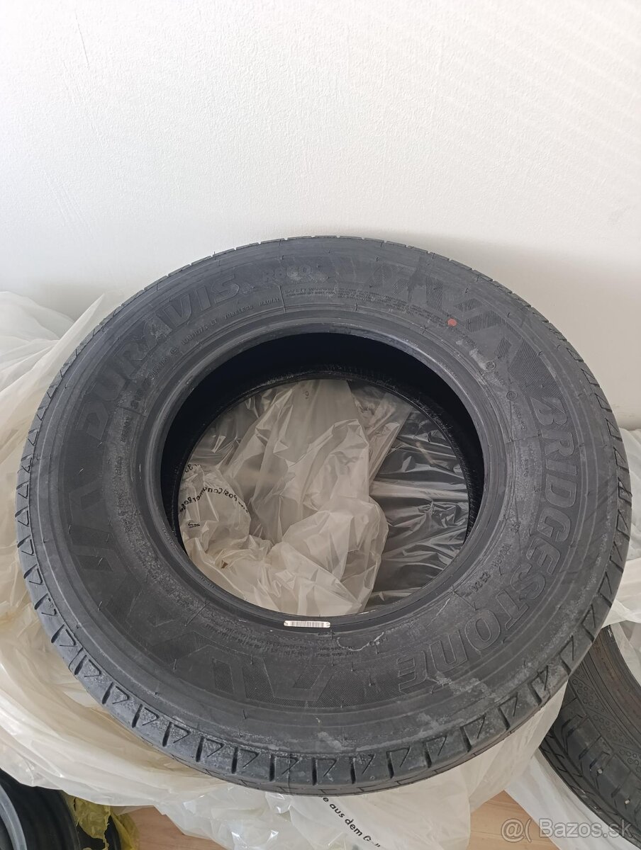 215/70 R15C úplne nové, nejazdené - 2