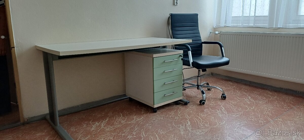 nabytok do ambulancie - 2