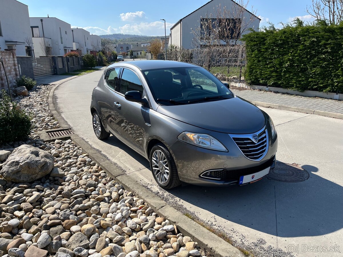 Lancia Ypsilon 1.2i Gold - 2