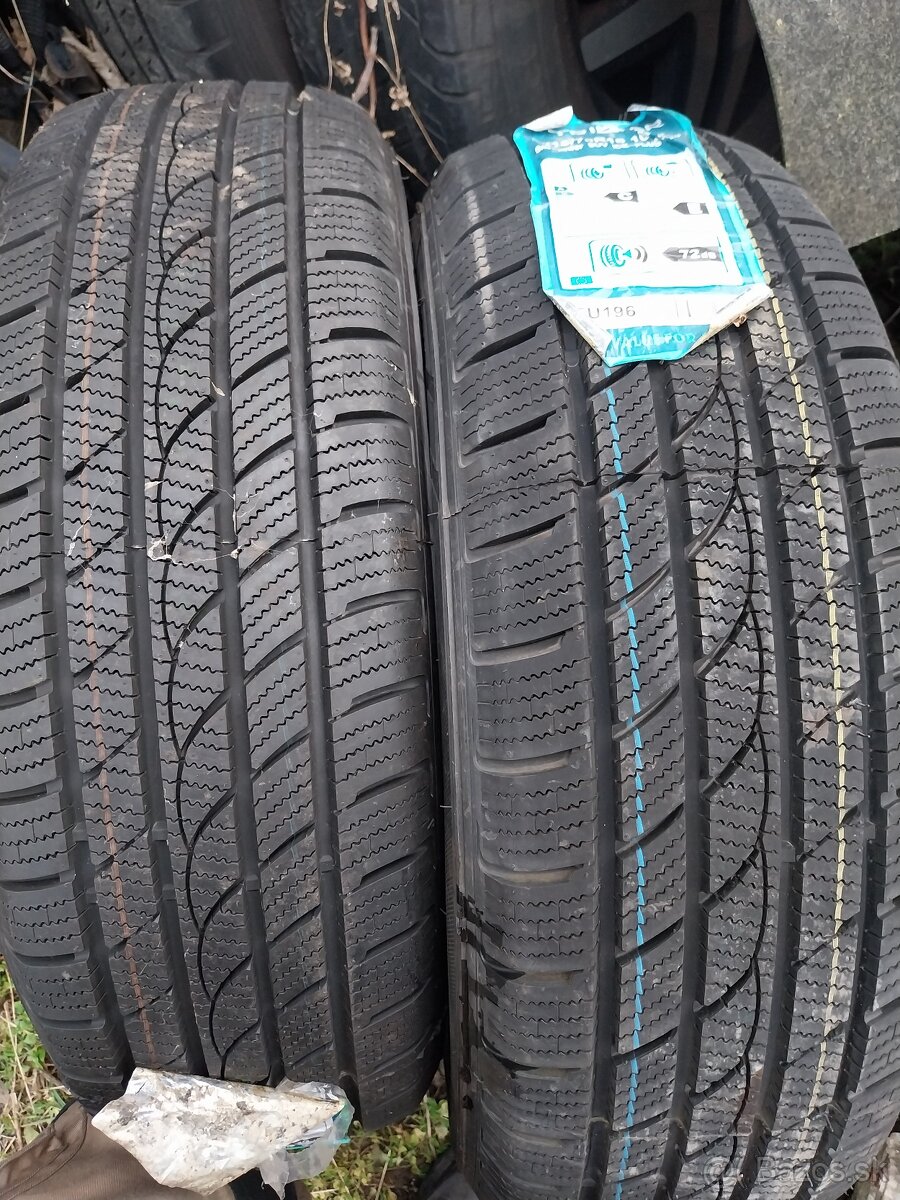 215/70R16 - 2