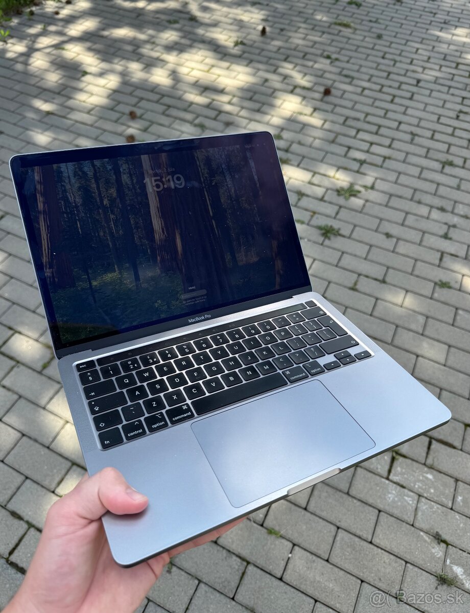 Apple MacBook Pro 13” (2020) - 2