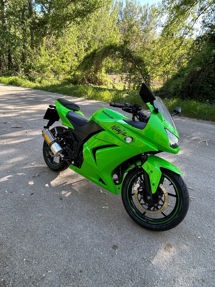Kawasaki ninja 250R - 2