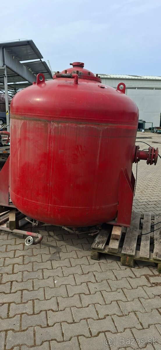 Oceľová tlaková nádoba 3000l - 2