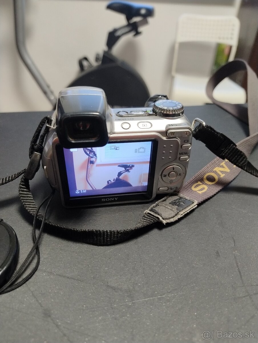 Sony Cyber-shot DSC-H5 - 2