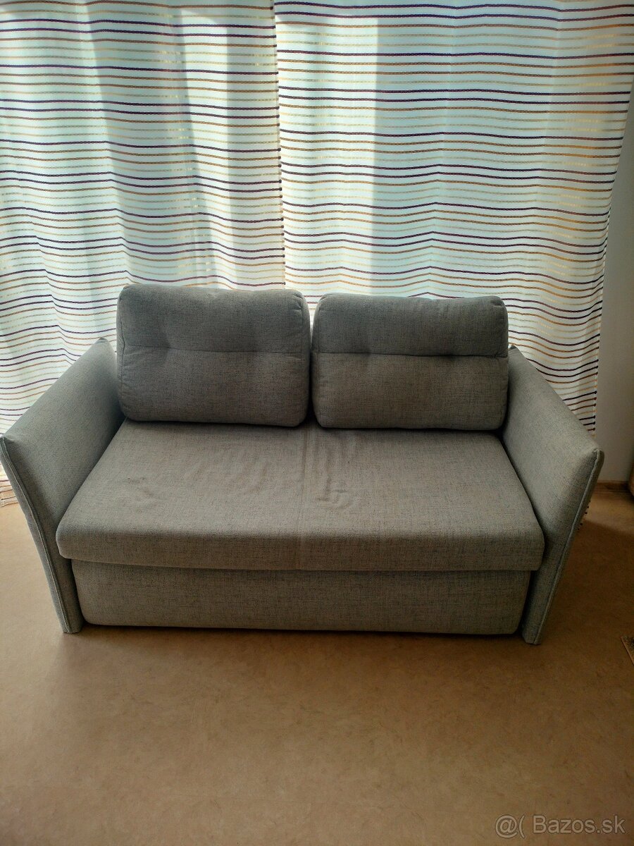 Rozkladacia pohovka s úložným priestorom - 2