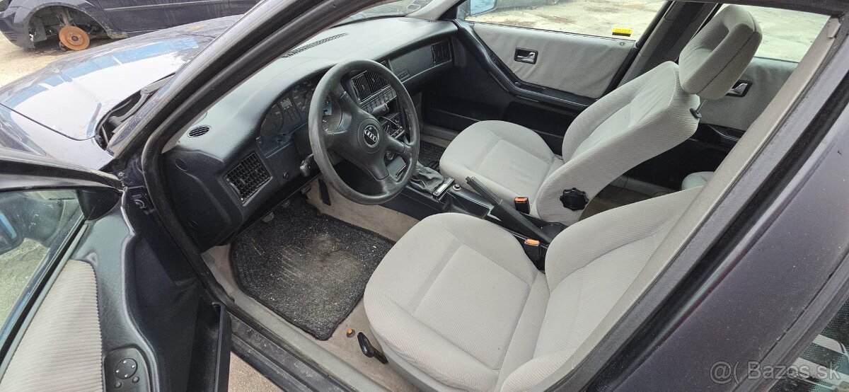 Lacno rozpredám Audi 80 na náhradné diely - 2