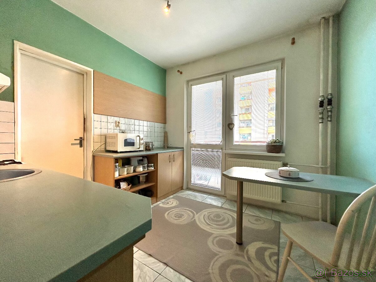Komfortný 3 izbový byt s loggiou, šatníkom a špajzou - 2