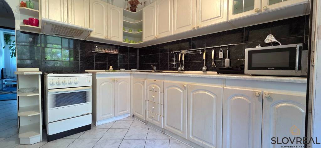 SLOVREAL na predaj 3 izbový byt Žiar nad Hronom, 70 m2 - 2