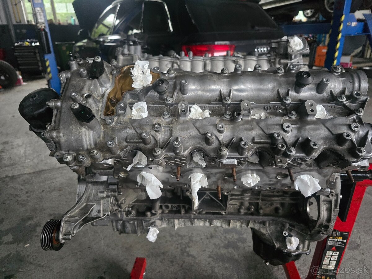 Predam motor Mercedes V8 500 benzin - 2