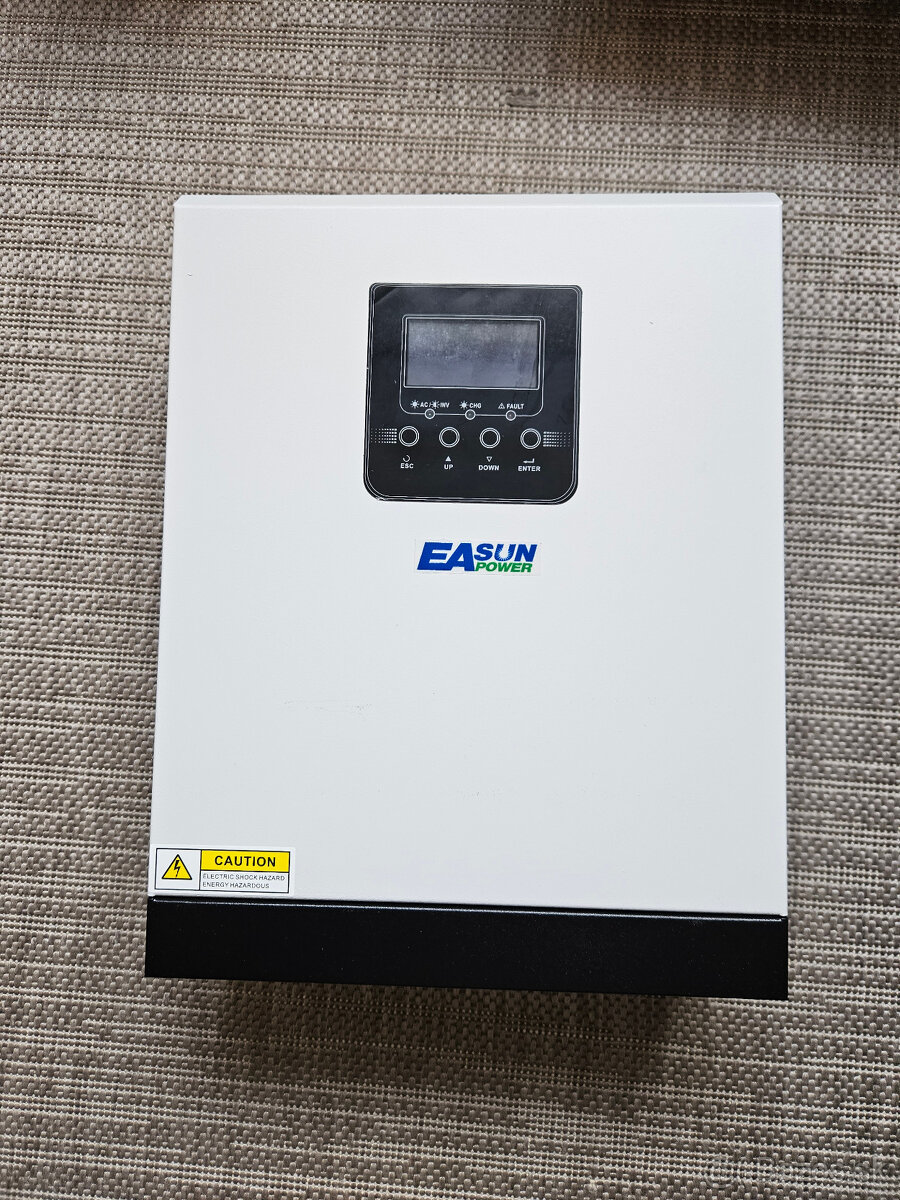 FVE Menič EASUN ISOLAR SMH 3KW 24/230 V - 2