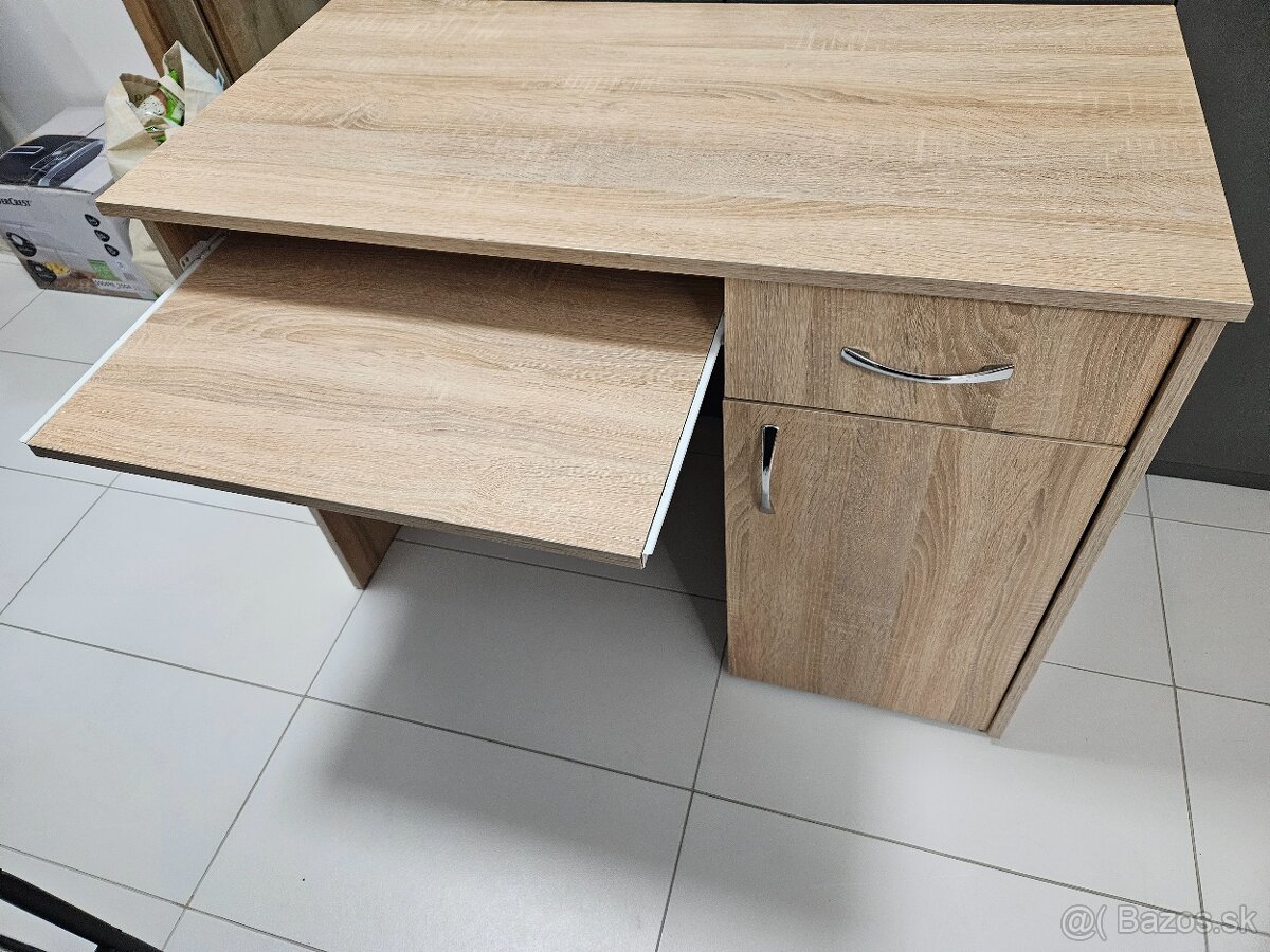 PC stôl v zachovalom stave 20€ - 2