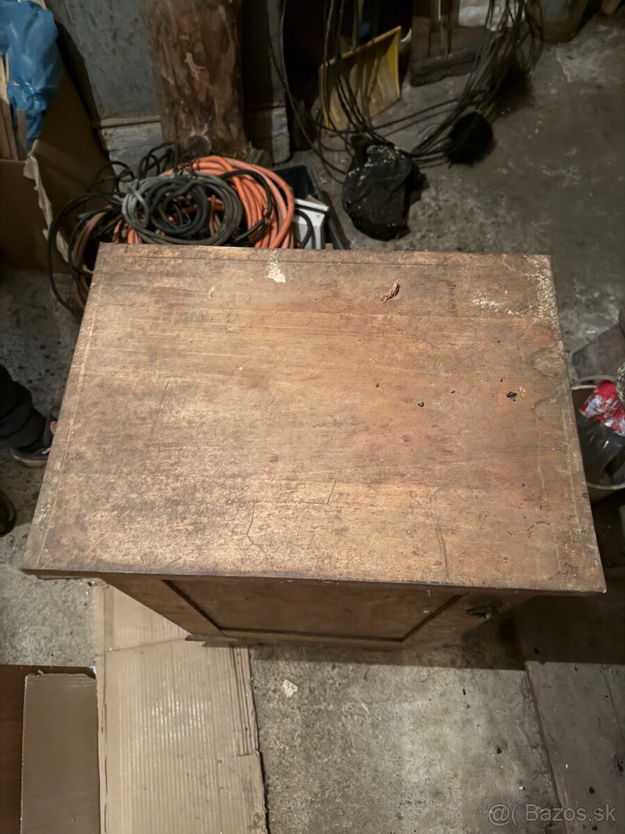 Komoda (skrinka ) - 2