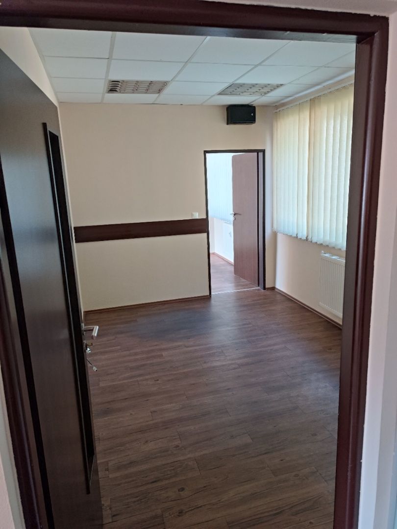 Administratívne priestory, Trenčín - 2