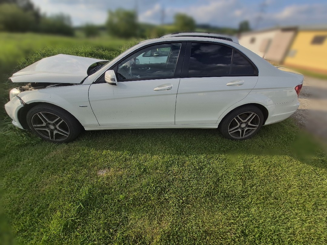 Mercedes Benz C220 - 2