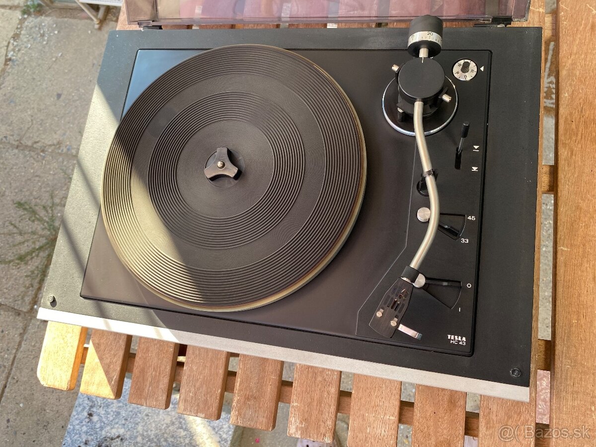 Gramofon Tesla G710A - 2