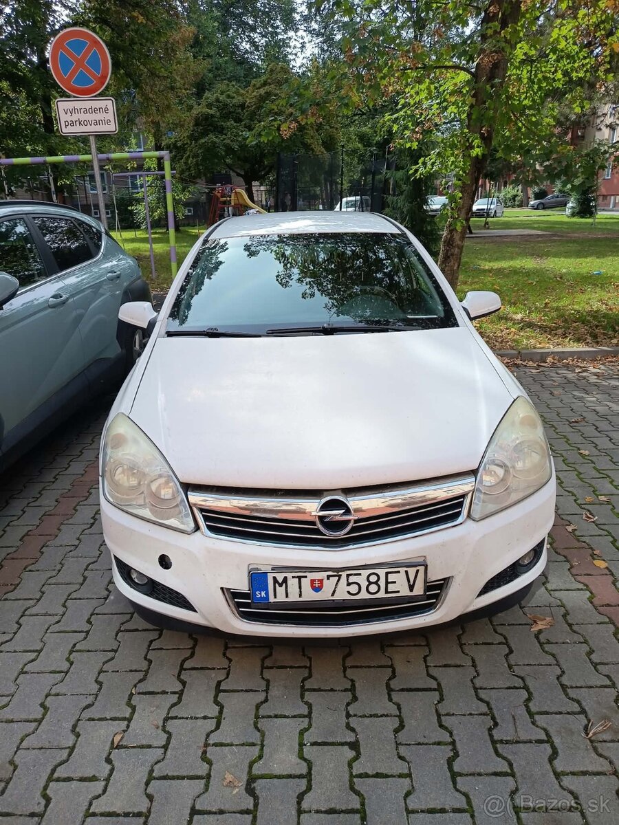 Predam Opel Astra - 2
