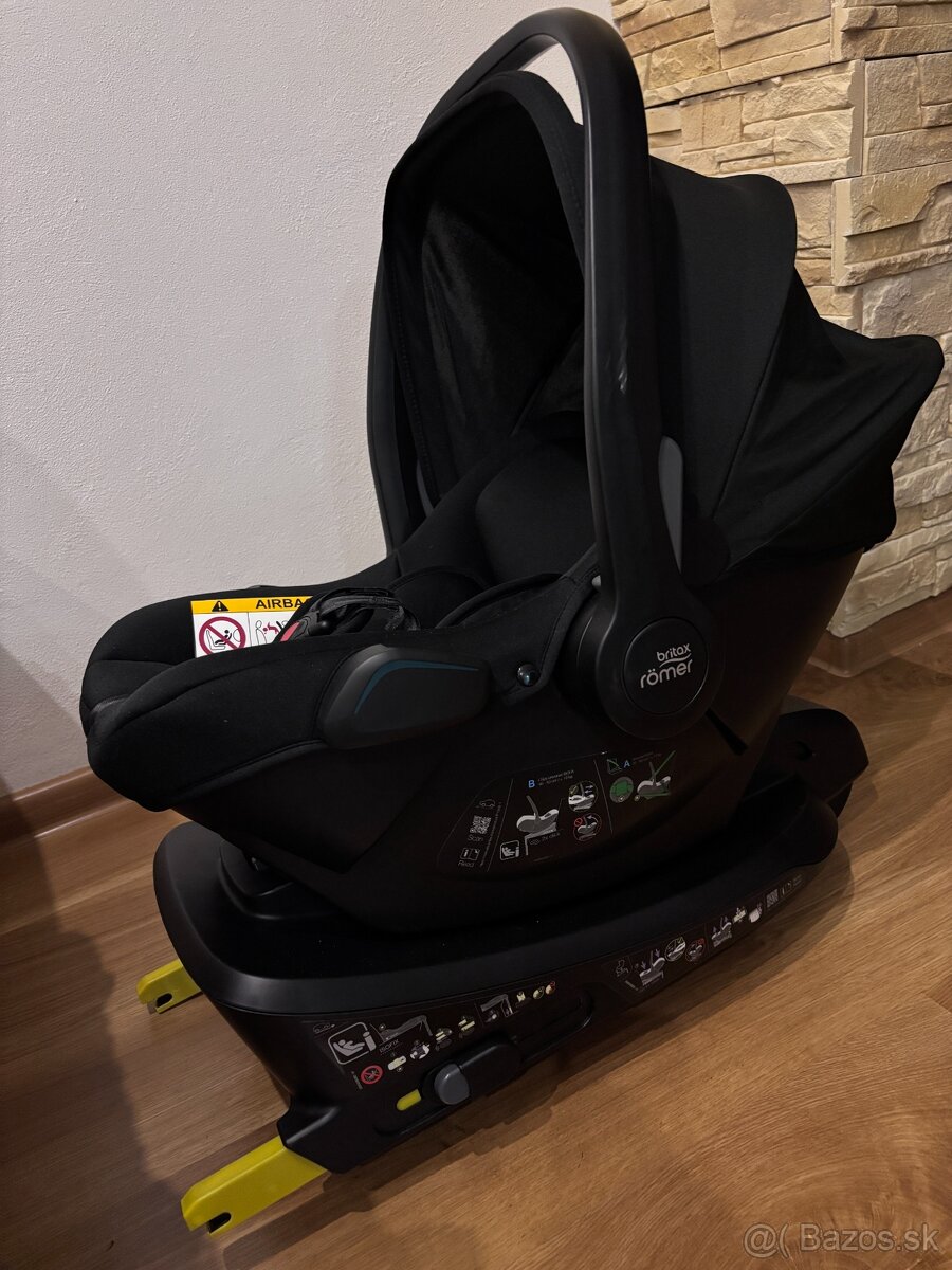 Predám Britax Baby Safe Core + ISOFIX základňa – čierna - 2