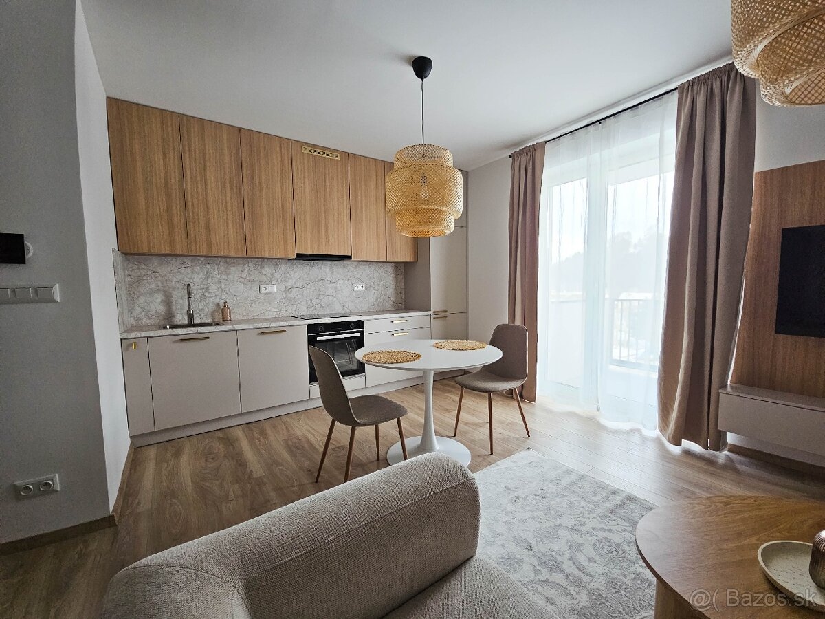 Exkluzívny 1+kk + balkón + parkovanie - 2