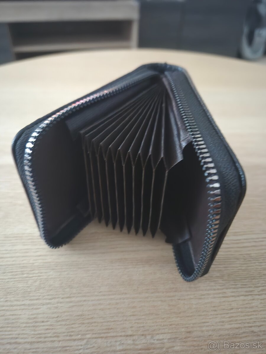 Predam novu penazenku, cierna - 2