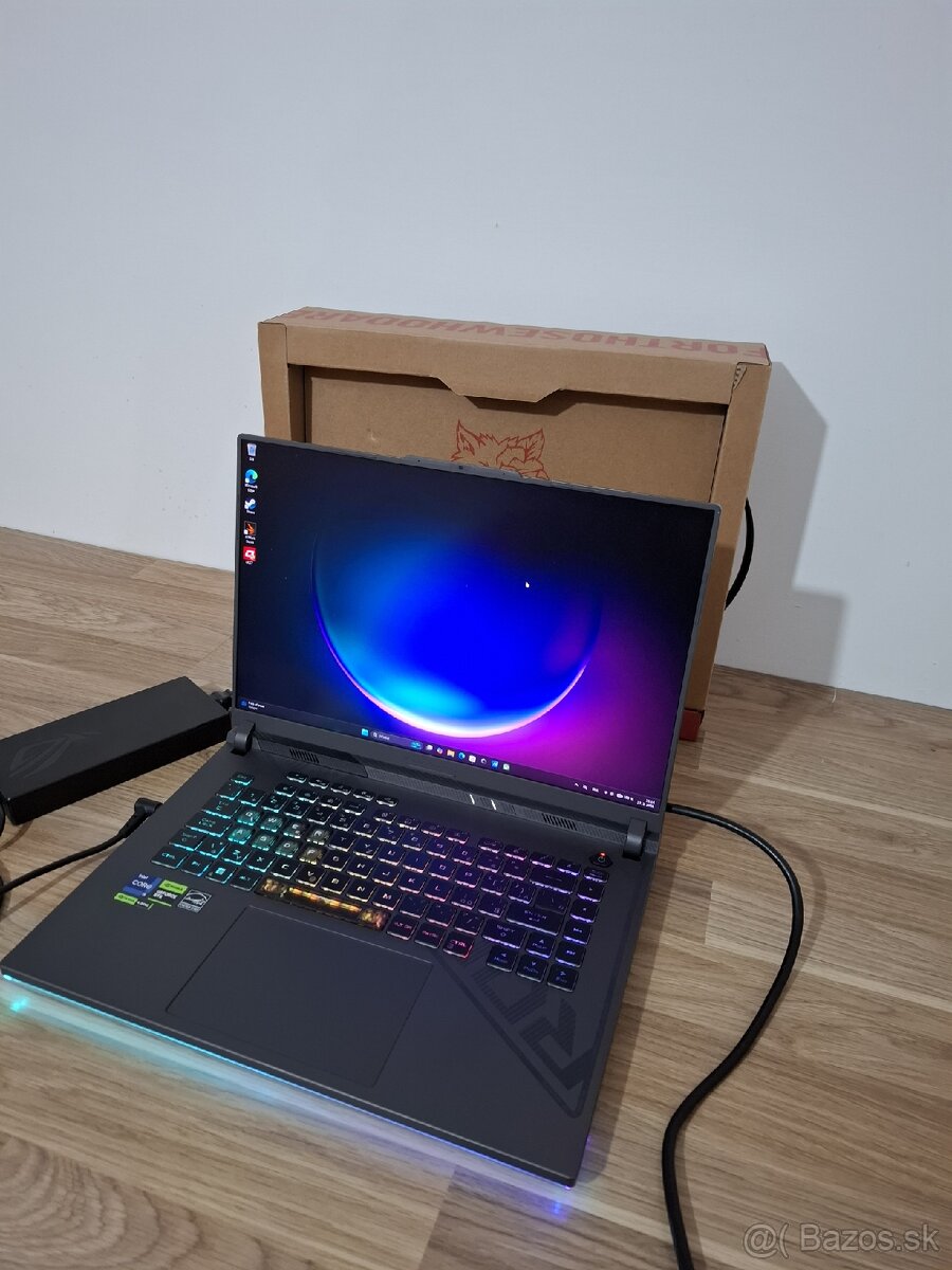 ASUS ROG Strix G16 (i9 / RTX 4070 / 32GB RAM) - 2