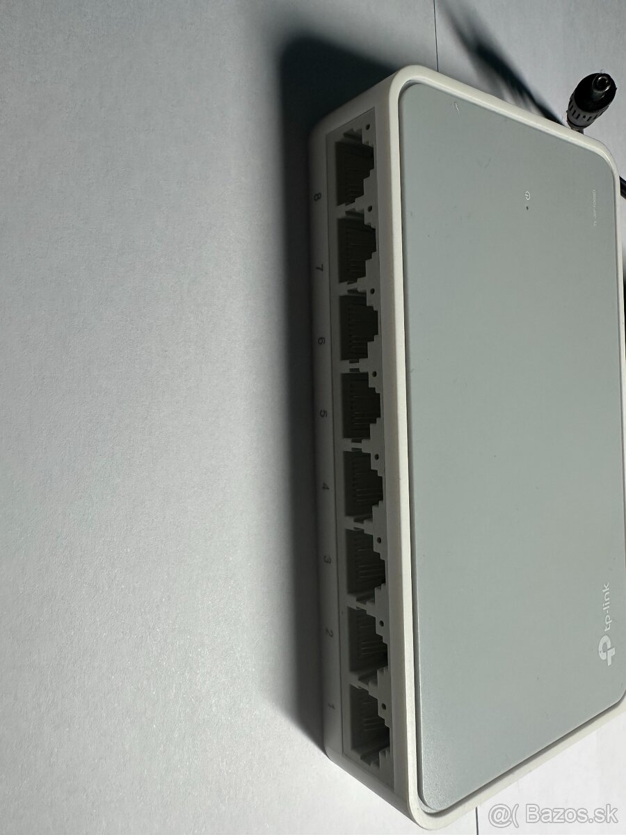TP-LINK TL-SF1008D - 2