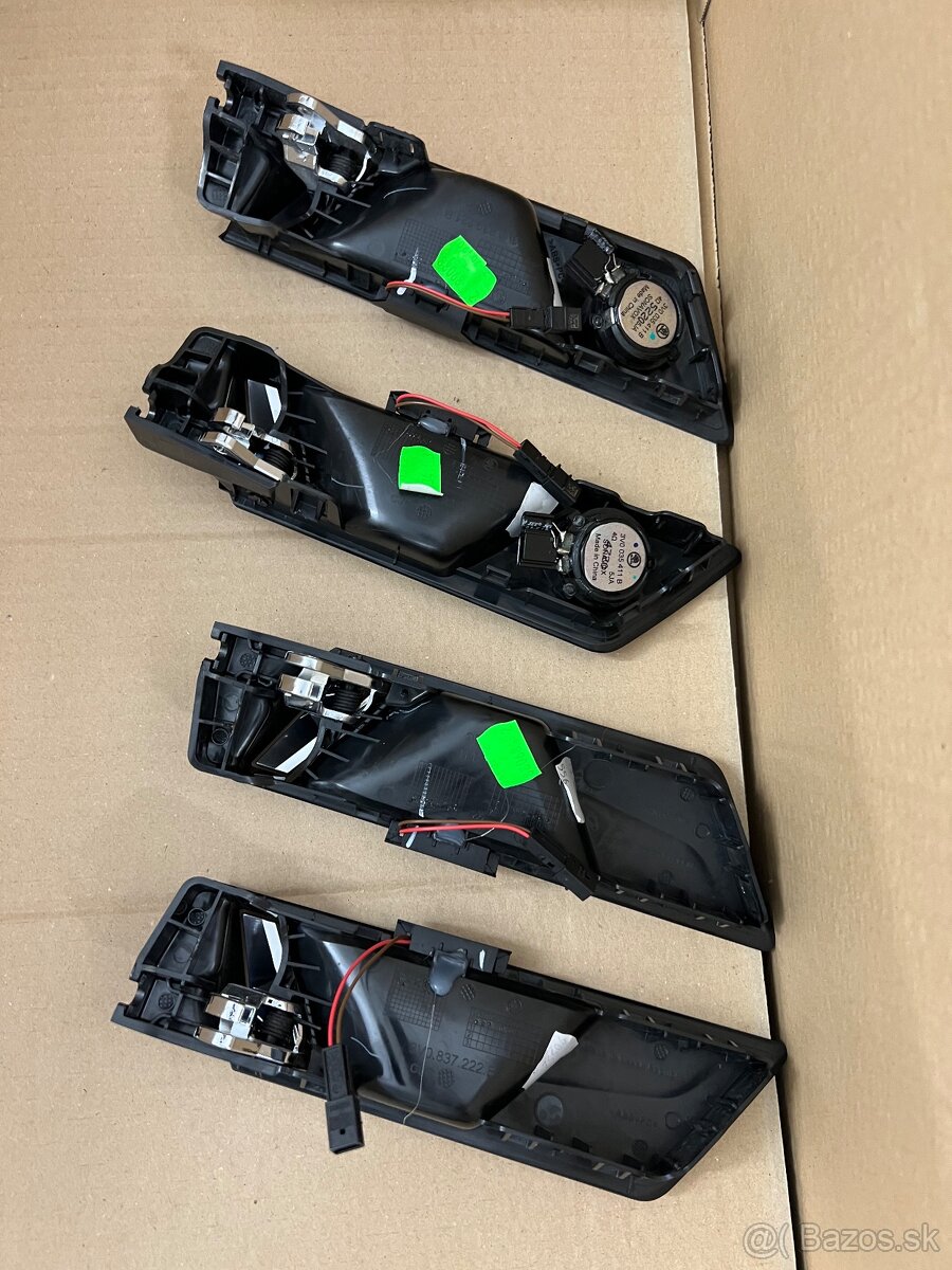 Škoda Superb 3 podsvietené kľučky svietiace logo pod dvere - 2