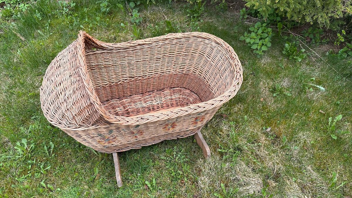 Starožitná pletená kolíska - 2