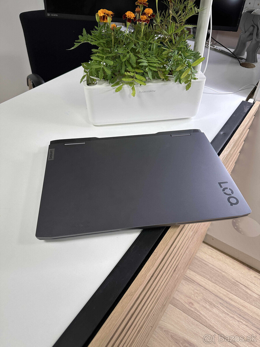 Lenovo LOQ 15IRH8 – výkonný herný - 2