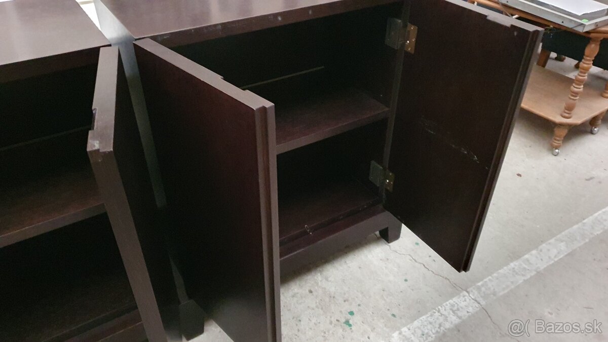 Komody 2 ks na drevenom podstavci,ZĽACNENÉ - 2