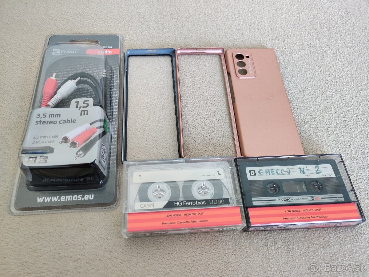 Preedám drobnosti zo skrine. - 2