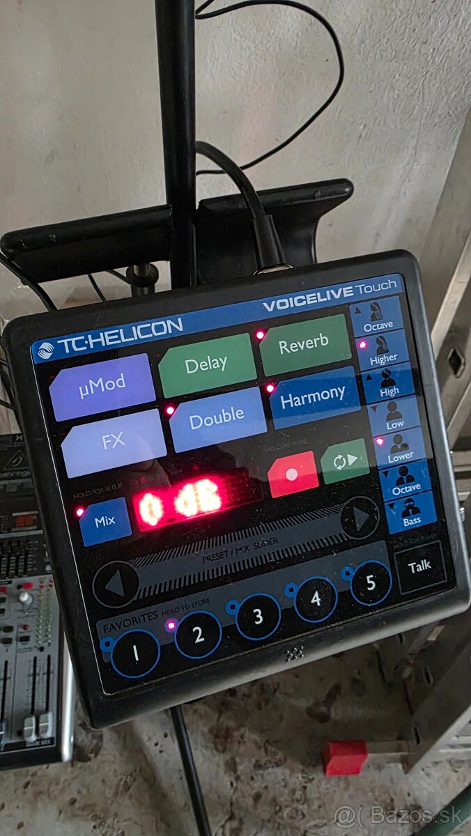 TC - HELICON VOICELIVE Touch - 2