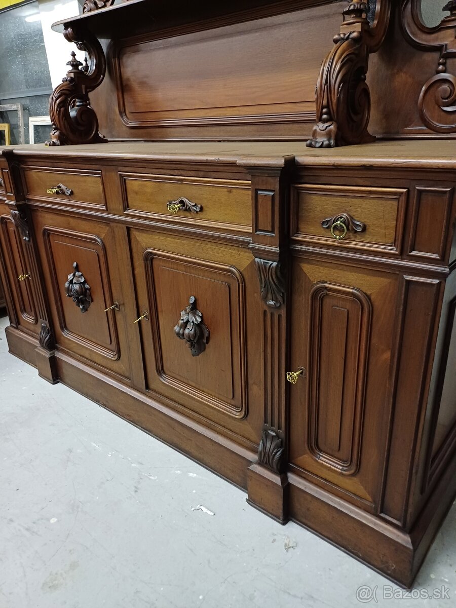 Starožitný nabytok - 2